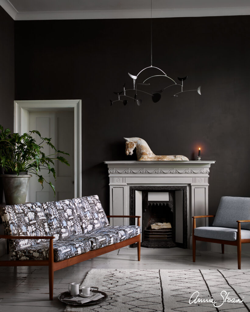 chalk paint Annie Sloan graphite